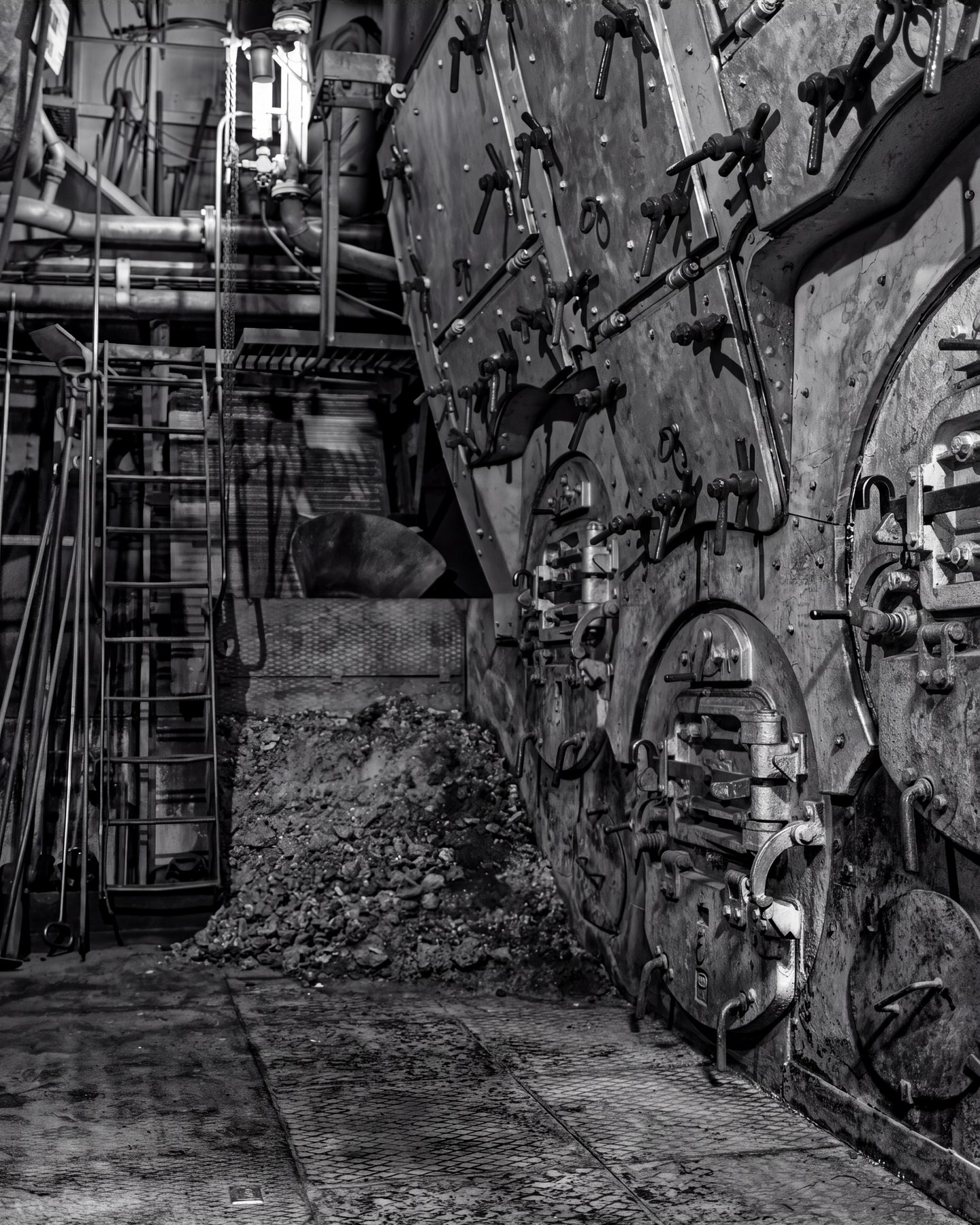 SS Stettin engine room, Plate 1: Stokehold — photograph by Don Gillikin